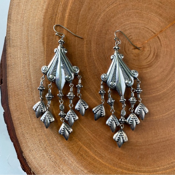 🖤5/$20 Silver Dangly Ornate Earrings - Picture 3 of 6